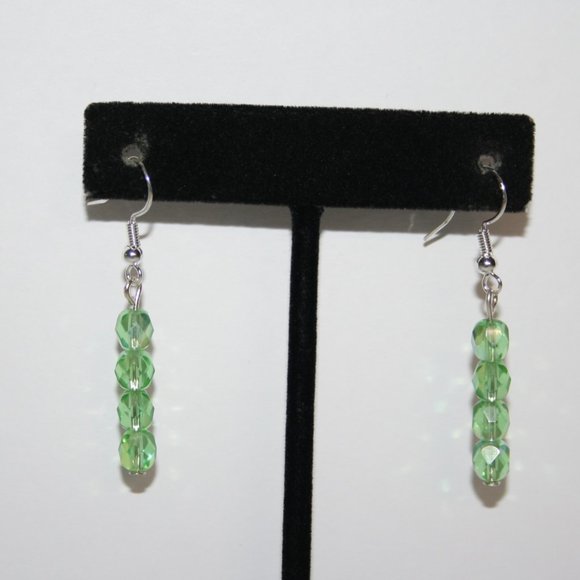 Beautiful nwot silver and green crystal drop earrings 1.75" - Picture 1 of 4